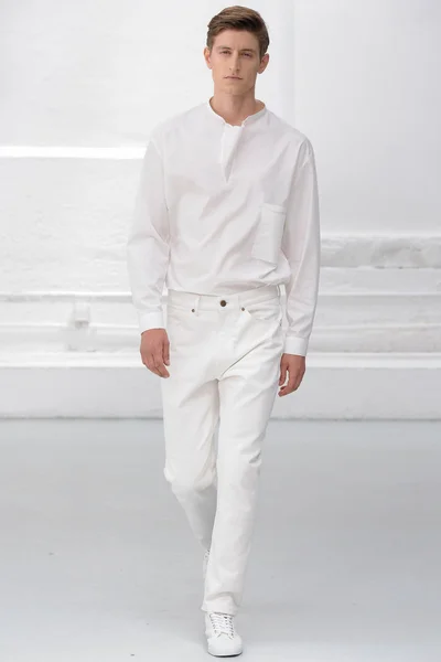 Look 7